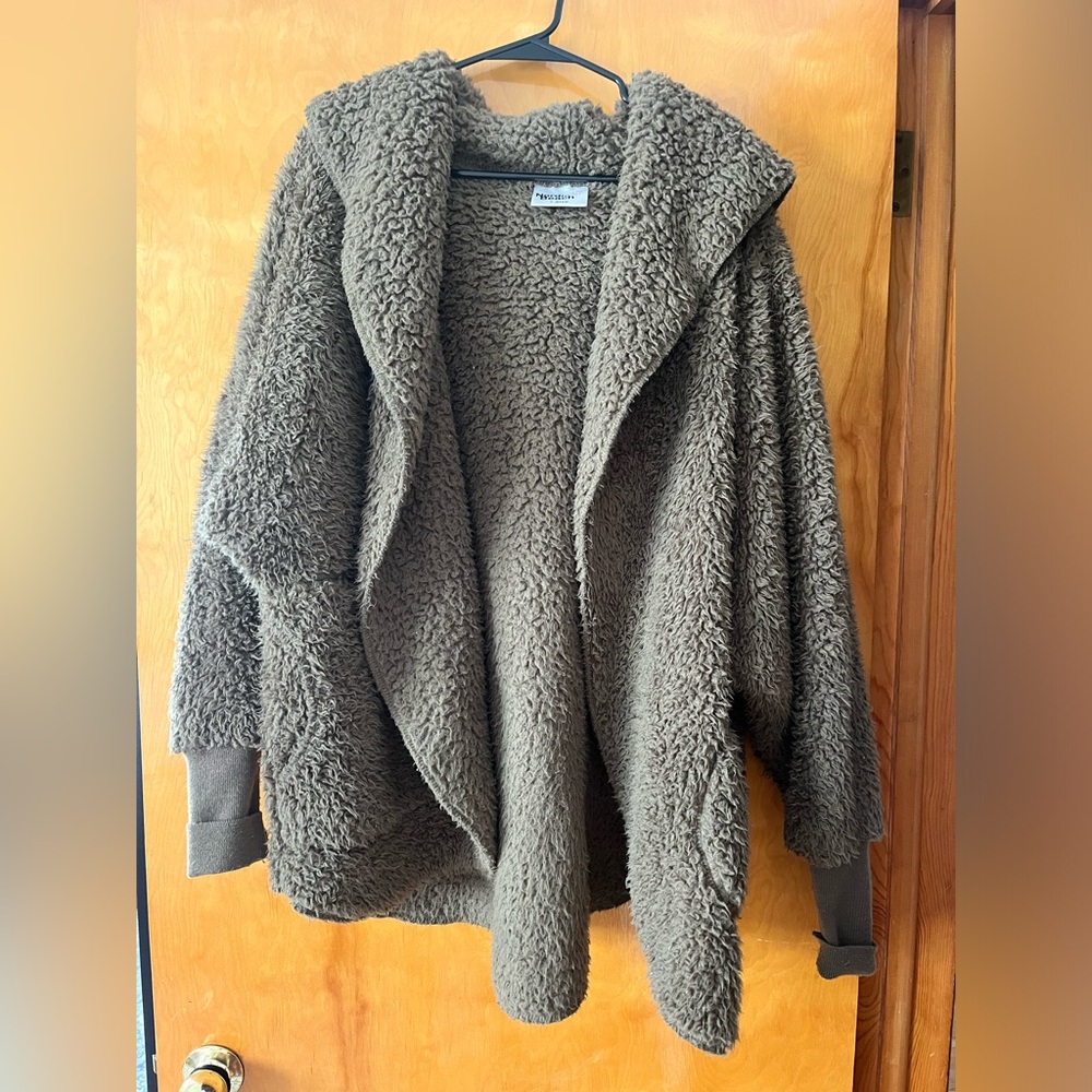 NORDIC BEACH OLIVE GREEN